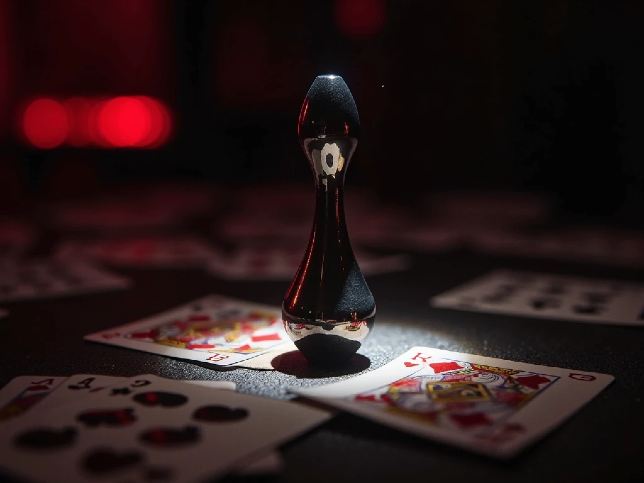Knife play and risky BDSM dynamics in edge play